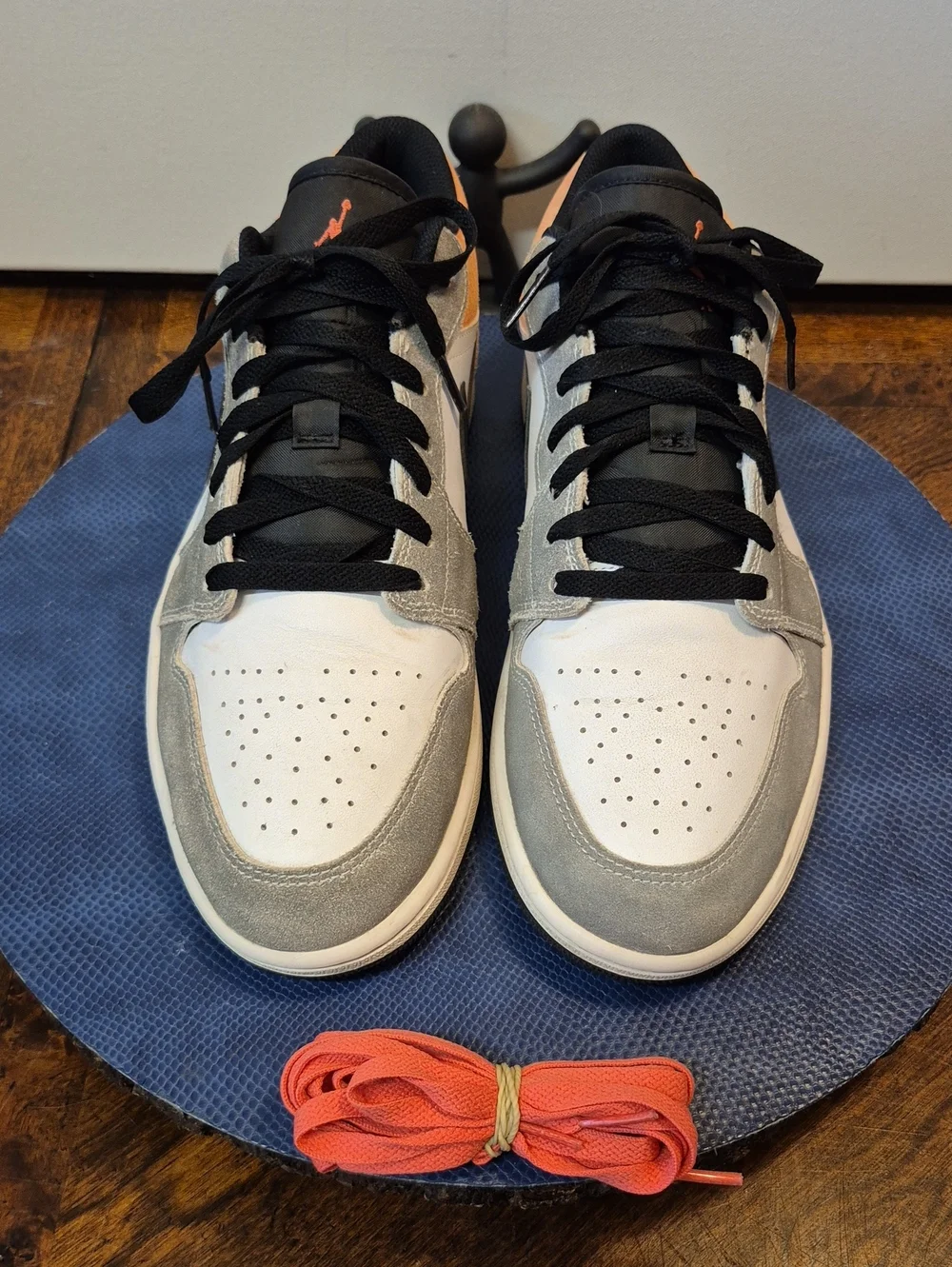AirJordan1 introduced in1985 as Michael Jordan's signature BB Shoe.sz.10(#3025D)